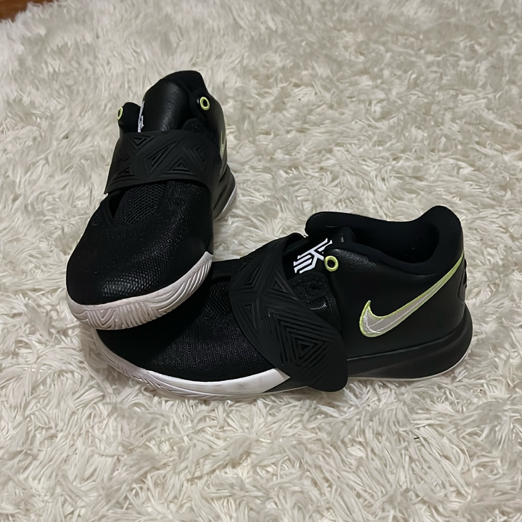 Nike Sneakers 6.5 Youth. Super Clean, Barely Worn.